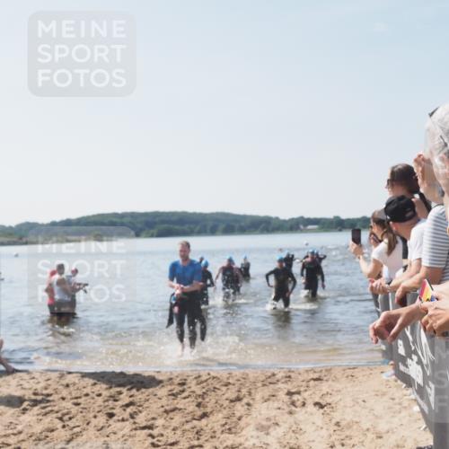 22.06.2025 - Viking Triathlon MichiJ http://msf.ph/oto/8066529 22.06.2025 10:34:30 Schwimmen 247, 294, 306, 341, 366, 430, 486, 520, 546 meine-sportfotos.de
