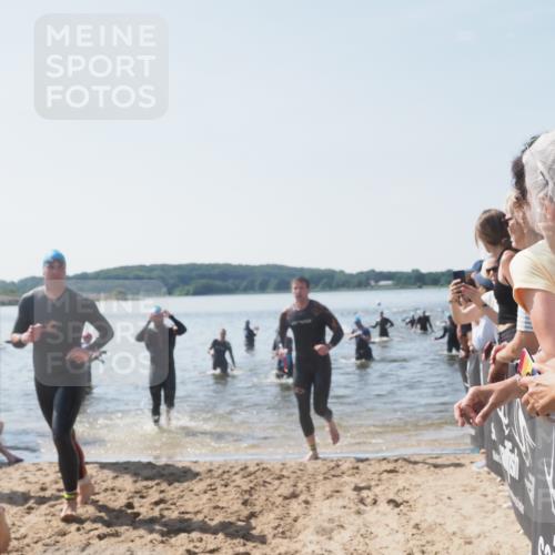 22.06.2025 - Viking Triathlon MichiJ http://msf.ph/oto/8066588 22.06.2025 10:34:38 Schwimmen 77, 114, 247, 284, 306, 323, 341, 366, 430, 546, 550 meine-sportfotos.de