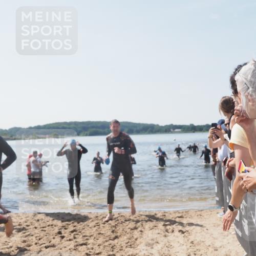 22.06.2025 - Viking Triathlon MichiJ http://msf.ph/oto/8066591 22.06.2025 10:34:39 Schwimmen 77, 114, 247, 284, 306, 323, 341, 366, 430, 546, 550 meine-sportfotos.de