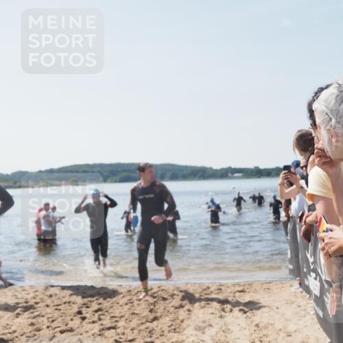 22.06.2025 - Viking Triathlon MichiJ http://msf.ph/oto/8066593 22.06.2025 10:34:39 Schwimmen 77, 114, 247, 284, 306, 323, 341, 366, 430, 546, 550 meine-sportfotos.de
