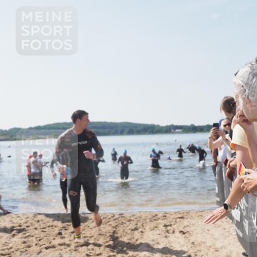 22.06.2025 - Viking Triathlon MichiJ http://msf.ph/oto/8066596 22.06.2025 10:34:40 Schwimmen 77, 114, 247, 284, 323, 341, 366, 546, 550 meine-sportfotos.de