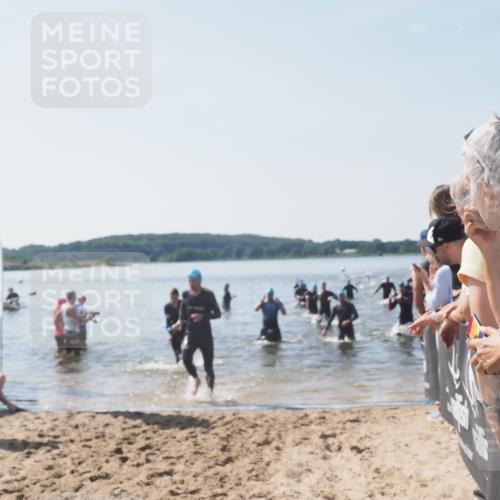 22.06.2025 - Viking Triathlon MichiJ http://msf.ph/oto/8066598 22.06.2025 10:34:44 Schwimmen 77, 114, 161, 247, 284, 323, 341, 434, 550 meine-sportfotos.de