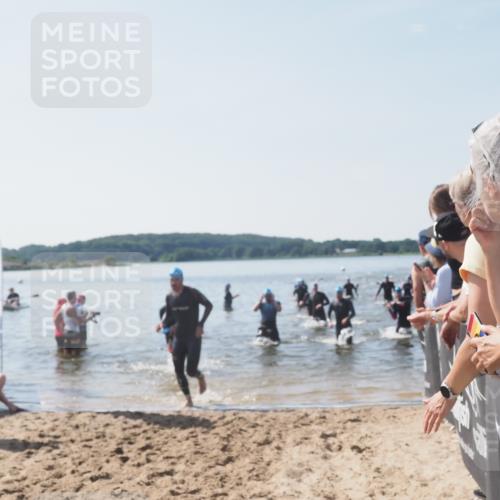 22.06.2025 - Viking Triathlon MichiJ http://msf.ph/oto/8066601 22.06.2025 10:34:44 Schwimmen 77, 114, 161, 247, 284, 323, 341, 434, 550 meine-sportfotos.de