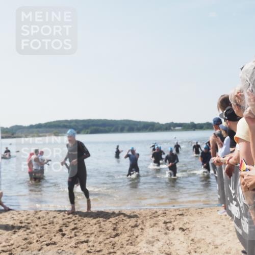 22.06.2025 - Viking Triathlon MichiJ http://msf.ph/oto/8066606 22.06.2025 10:34:45 Schwimmen 17, 43, 77, 114, 161, 247, 284, 323, 341, 434, 550 meine-sportfotos.de