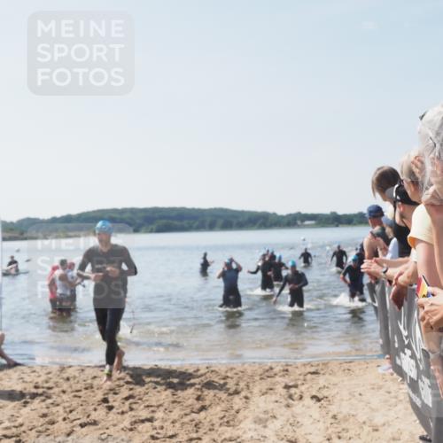 22.06.2025 - Viking Triathlon MichiJ http://msf.ph/oto/8066607 22.06.2025 10:34:45 Schwimmen 17, 43, 77, 114, 161, 247, 284, 323, 341, 434, 550 meine-sportfotos.de