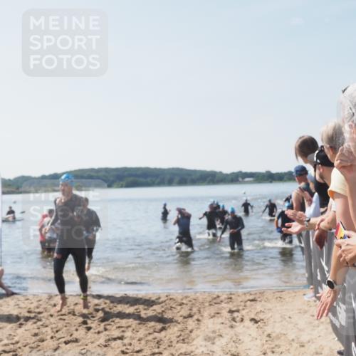 22.06.2025 - Viking Triathlon MichiJ http://msf.ph/oto/8066610 22.06.2025 10:34:46 Schwimmen 17, 43, 77, 114, 161, 247, 284, 323, 341, 434, 550 meine-sportfotos.de