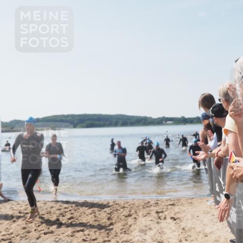 22.06.2025 - Viking Triathlon MichiJ http://msf.ph/oto/8066612 22.06.2025 10:34:46 Schwimmen 17, 43, 77, 114, 161, 247, 284, 323, 341, 434, 550 meine-sportfotos.de
