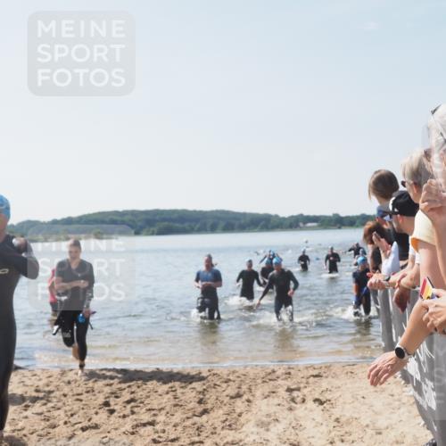 22.06.2025 - Viking Triathlon MichiJ http://msf.ph/oto/8066618 22.06.2025 10:34:47 Schwimmen 17, 43, 77, 114, 161, 247, 284, 323, 341, 434, 550 meine-sportfotos.de