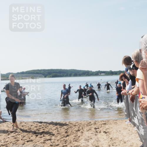 22.06.2025 - Viking Triathlon MichiJ http://msf.ph/oto/8066621 22.06.2025 10:34:47 Schwimmen 17, 43, 77, 114, 161, 247, 284, 323, 341, 434, 550 meine-sportfotos.de