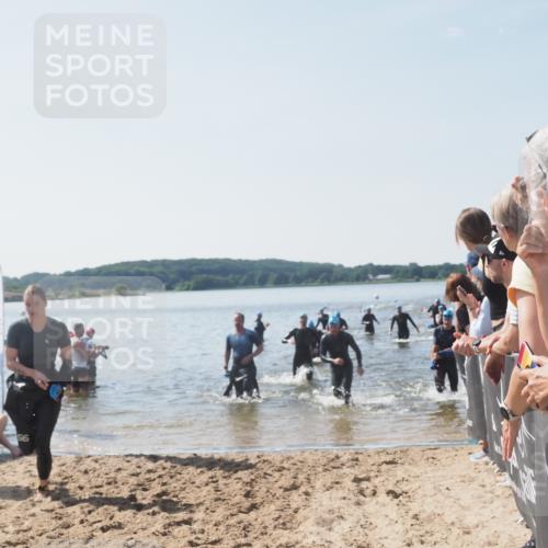 22.06.2025 - Viking Triathlon MichiJ http://msf.ph/oto/8066623 22.06.2025 10:34:47 Schwimmen 17, 43, 77, 114, 161, 247, 284, 323, 341, 434, 550 meine-sportfotos.de