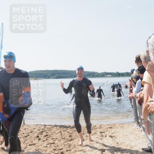 22.06.2025 - Viking Triathlon MichiJ http://msf.ph/oto/8066630 22.06.2025 10:34:53 Schwimmen 17, 43, 77, 114, 161, 323, 434, 475, 495, 548, 550 meine-sportfotos.de