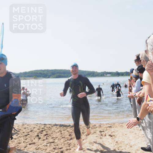 22.06.2025 - Viking Triathlon MichiJ http://msf.ph/oto/8066631 22.06.2025 10:34:53 Schwimmen 17, 43, 77, 114, 161, 323, 434, 475, 495, 548, 550 meine-sportfotos.de