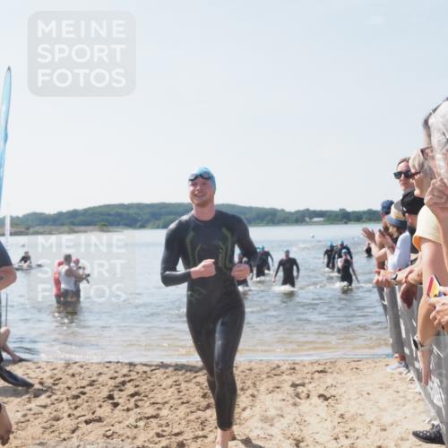 22.06.2025 - Viking Triathlon MichiJ http://msf.ph/oto/8066634 22.06.2025 10:34:53 Schwimmen 17, 43, 77, 114, 161, 323, 434, 475, 495, 548, 550 meine-sportfotos.de
