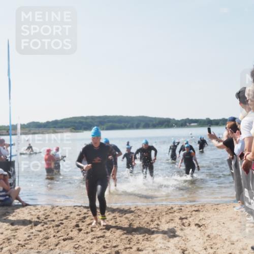 22.06.2025 - Viking Triathlon MichiJ http://msf.ph/oto/8066647 22.06.2025 10:34:59 Schwimmen 17, 43, 77, 157, 161, 434, 475, 495, 548, 660 meine-sportfotos.de
