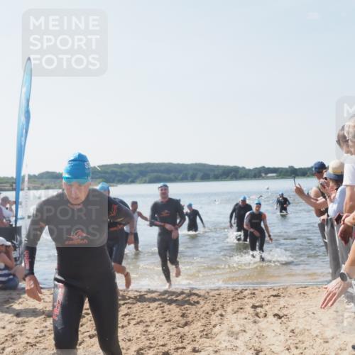 22.06.2025 - Viking Triathlon MichiJ http://msf.ph/oto/8066663 22.06.2025 10:35:01 Schwimmen 17, 43, 139, 157, 161, 434, 475, 495, 548, 660 meine-sportfotos.de