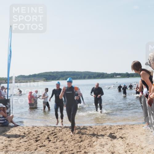22.06.2025 - Viking Triathlon MichiJ http://msf.ph/oto/8066689 22.06.2025 10:35:04 Schwimmen 17, 43, 139, 157, 475, 495, 548, 660 meine-sportfotos.de