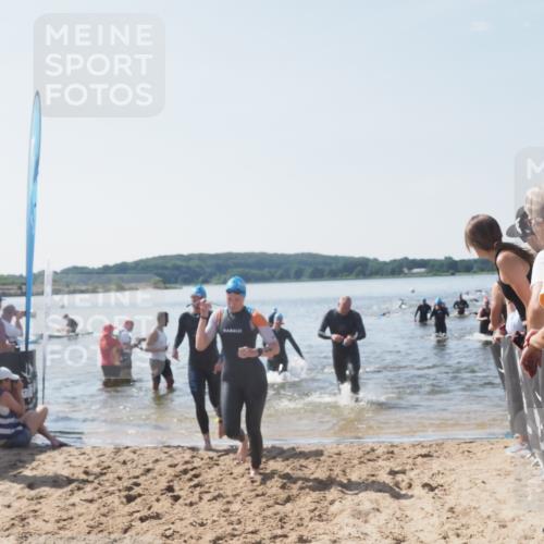 22.06.2025 - Viking Triathlon MichiJ http://msf.ph/oto/8066691 22.06.2025 10:35:04 Schwimmen 17, 43, 139, 157, 475, 495, 548, 660 meine-sportfotos.de