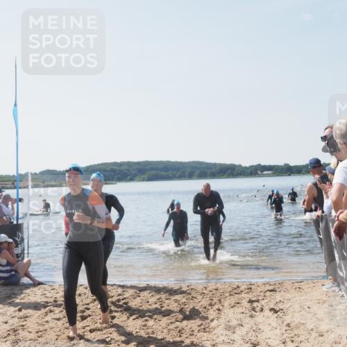 22.06.2025 - Viking Triathlon MichiJ http://msf.ph/oto/8066697 22.06.2025 10:35:05 Schwimmen 17, 43, 139, 157, 365, 475, 495, 548, 660 meine-sportfotos.de