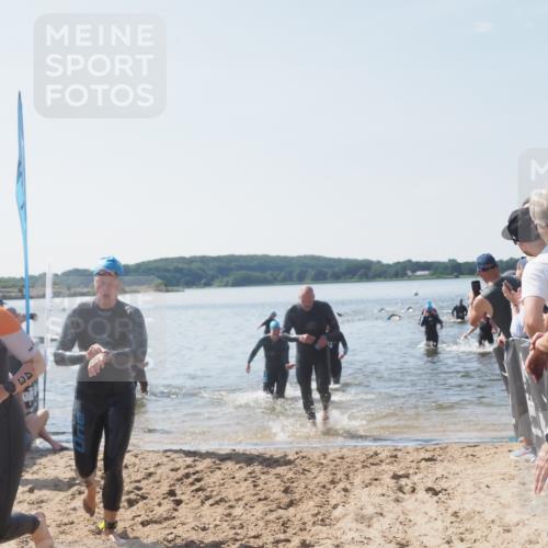 22.06.2025 - Viking Triathlon MichiJ http://msf.ph/oto/8066705 22.06.2025 10:35:06 Schwimmen 17, 43, 139, 157, 296, 365, 475, 495, 548, 660 meine-sportfotos.de