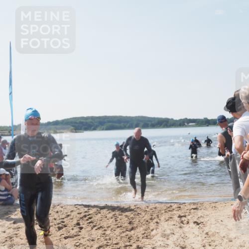 22.06.2025 - Viking Triathlon MichiJ http://msf.ph/oto/8066707 22.06.2025 10:35:06 Schwimmen 17, 43, 139, 157, 296, 365, 475, 495, 548, 660 meine-sportfotos.de