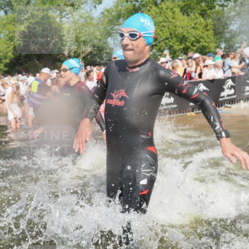 22.06.2025 - Viking Triathlon KatJ http://msf.ph/oto/8066734 22.06.2025 10:07:30 Schwimmen 23, 121, 155, 213, 235, 256, 270, 285, 317, 342, 343, 353, 421, 476, 484, 531 meine-sportfotos.de