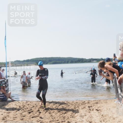22.06.2025 - Viking Triathlon MichiJ http://msf.ph/oto/8066736 22.06.2025 10:35:11 Schwimmen 139, 157, 204, 296, 365, 495, 508, 660 meine-sportfotos.de