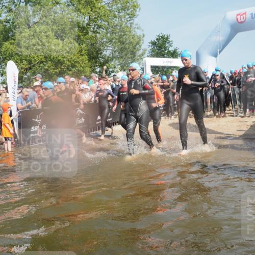 22.06.2025 - Viking Triathlon KatJ http://msf.ph/oto/8066758 22.06.2025 10:07:34 Schwimmen 23, 121, 213, 235, 270, 285, 317, 342, 353, 363, 436, 476, 484, 547, 615, 621 meine-sportfotos.de