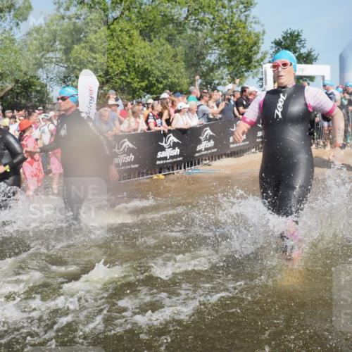 22.06.2025 - Viking Triathlon KatJ http://msf.ph/oto/8066875 22.06.2025 10:07:45 Schwimmen 16, 76, 95, 102, 143, 263, 363, 372, 436, 453, 477, 503, 547, 615, 621, 624 meine-sportfotos.de