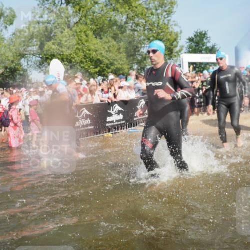 22.06.2025 - Viking Triathlon KatJ http://msf.ph/oto/8066918 22.06.2025 10:07:49 Schwimmen 16, 31, 76, 95, 102, 130, 143, 263, 292, 372, 453, 477, 503, 624, 650 meine-sportfotos.de