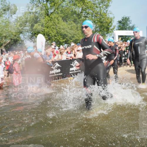22.06.2025 - Viking Triathlon KatJ http://msf.ph/oto/8066921 22.06.2025 10:07:49 Schwimmen 16, 31, 76, 95, 102, 130, 143, 263, 292, 372, 453, 477, 503, 624, 650 meine-sportfotos.de
