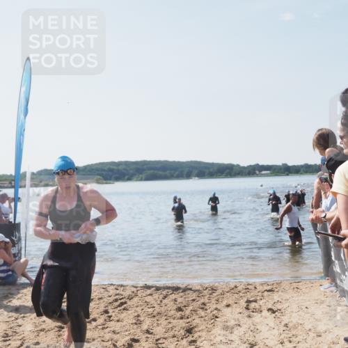 22.06.2025 - Viking Triathlon MichiJ http://msf.ph/oto/8066944 22.06.2025 10:35:51 Schwimmen 47, 265, 377, 552 meine-sportfotos.de
