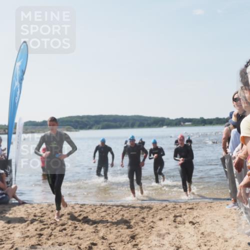 22.06.2025 - Viking Triathlon MichiJ http://msf.ph/oto/8066966 22.06.2025 10:36:10 Schwimmen 19, 101, 313, 334, 377, 407, 448, 636 meine-sportfotos.de