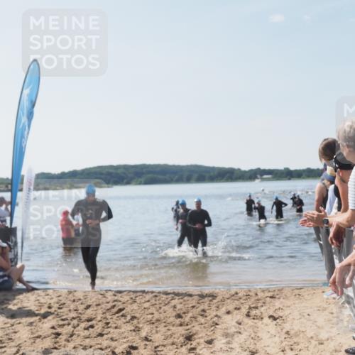 22.06.2025 - Viking Triathlon MichiJ http://msf.ph/oto/8067002 22.06.2025 10:36:24 Schwimmen 42, 88, 101, 232, 251, 334, 407 meine-sportfotos.de