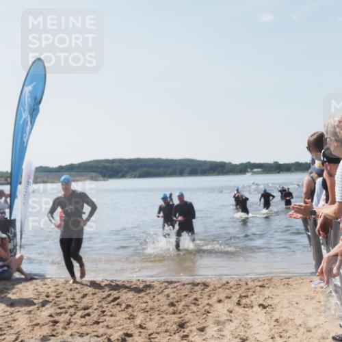 22.06.2025 - Viking Triathlon MichiJ http://msf.ph/oto/8067003 22.06.2025 10:36:24 Schwimmen 42, 88, 101, 232, 251, 334, 407 meine-sportfotos.de