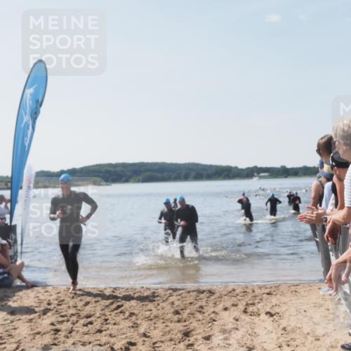 22.06.2025 - Viking Triathlon MichiJ http://msf.ph/oto/8067005 22.06.2025 10:36:24 Schwimmen 42, 88, 101, 232, 251, 334, 407 meine-sportfotos.de