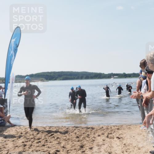 22.06.2025 - Viking Triathlon MichiJ http://msf.ph/oto/8067007 22.06.2025 10:36:25 Schwimmen 42, 88, 101, 232, 251, 334, 407 meine-sportfotos.de