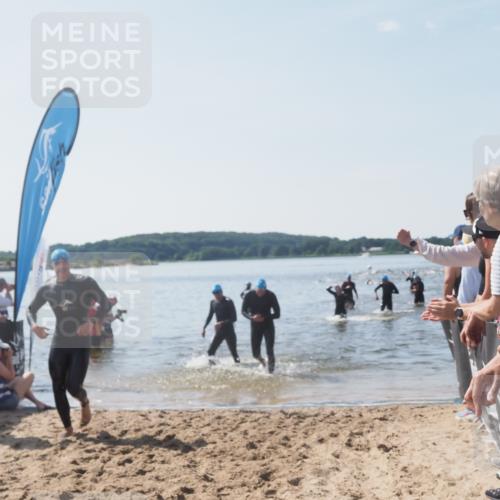 22.06.2025 - Viking Triathlon MichiJ http://msf.ph/oto/8067008 22.06.2025 10:36:25 Schwimmen 42, 88, 101, 232, 251, 334, 407 meine-sportfotos.de