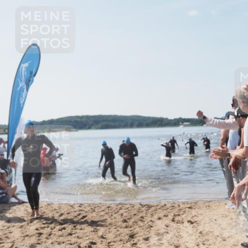 22.06.2025 - Viking Triathlon MichiJ http://msf.ph/oto/8067010 22.06.2025 10:36:25 Schwimmen 42, 88, 101, 232, 251, 334, 407 meine-sportfotos.de