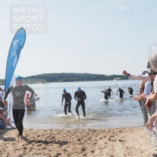 22.06.2025 - Viking Triathlon MichiJ http://msf.ph/oto/8067011 22.06.2025 10:36:25 Schwimmen 42, 88, 101, 232, 251, 334, 407 meine-sportfotos.de