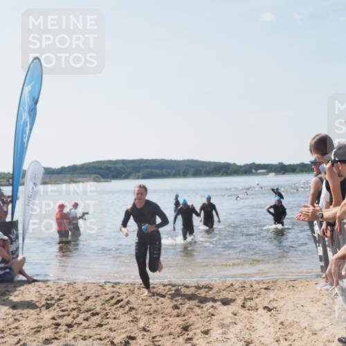 22.06.2025 - Viking Triathlon MichiJ http://msf.ph/oto/8067033 22.06.2025 10:36:34 Schwimmen 42, 88, 232, 251, 332 meine-sportfotos.de
