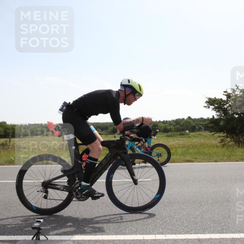 22.06.2025 - Viking Triathlon Yannick Fuchs http://msf.ph/oto/8068243 22.06.2025 11:25:32 Radfahren 9, 90, 185, 195, 198, 228, 384, 390, 401, 534 meine-sportfotos.de