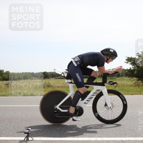 22.06.2025 - Viking Triathlon Yannick Fuchs http://msf.ph/oto/8071601 22.06.2025 11:51:03 Radfahren 14, 358, 440 meine-sportfotos.de