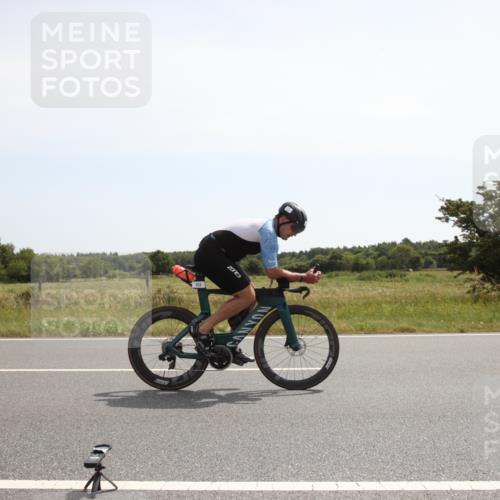 22.06.2025 - Viking Triathlon Yannick Fuchs http://msf.ph/oto/8071931 22.06.2025 11:53:48 Radfahren 13, 173, 288, 340, 444, 458, 462, 604 meine-sportfotos.de