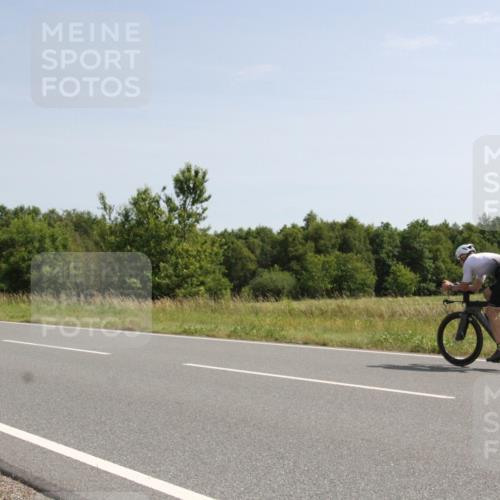 22.06.2025 - Viking Triathlon Yannick Fuchs http://msf.ph/oto/8073377 22.06.2025 11:05:36 Radfahren 93, 254, 335, 408, 657, 661 meine-sportfotos.de