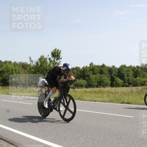 22.06.2025 - Viking Triathlon Yannick Fuchs http://msf.ph/oto/8073378 22.06.2025 11:05:36 Radfahren 93, 254, 335, 408, 657, 661 meine-sportfotos.de
