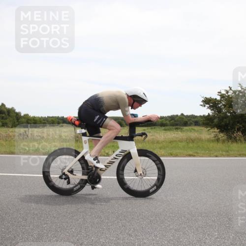 22.06.2025 - Viking Triathlon Yannick Fuchs http://msf.ph/oto/8073635 22.06.2025 12:50:23 Radfahren 325, 484, 518 meine-sportfotos.de