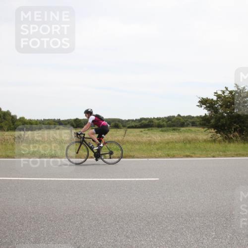 22.06.2025 - Viking Triathlon Yannick Fuchs http://msf.ph/oto/8073813 22.06.2025 12:52:36 Radfahren 160, 249 meine-sportfotos.de