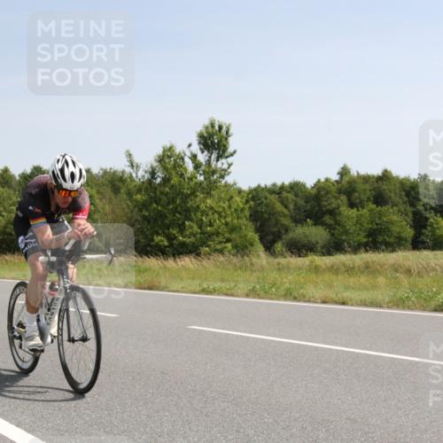 22.06.2025 - Viking Triathlon Yannick Fuchs http://msf.ph/oto/8074129 22.06.2025 11:16:53 Radfahren 69, 121, 125, 271, 348, 443, 660 meine-sportfotos.de