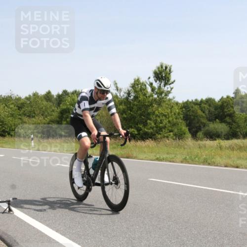 22.06.2025 - Viking Triathlon Yannick Fuchs http://msf.ph/oto/8074345 22.06.2025 11:21:32 Radfahren 50, 70, 127, 296, 469, 522, 550, 643 meine-sportfotos.de