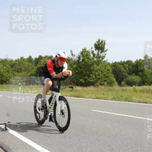 22.06.2025 - Viking Triathlon Yannick Fuchs http://msf.ph/oto/8074351 22.06.2025 11:21:46 Radfahren 135, 297, 300 meine-sportfotos.de